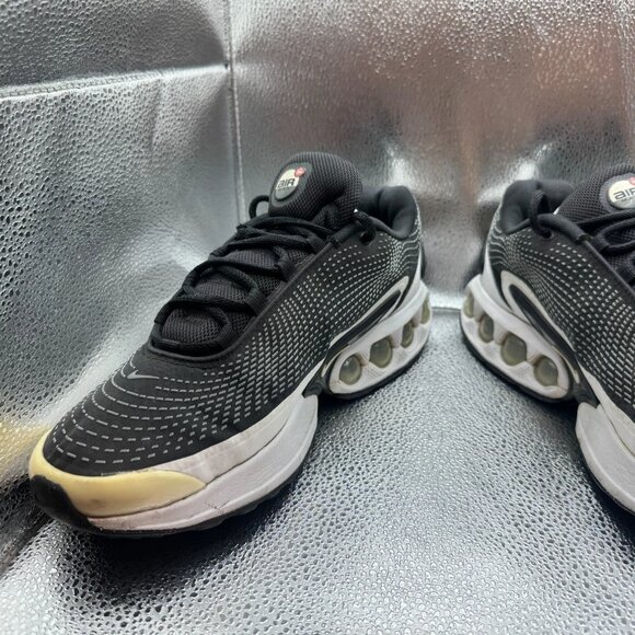 Size‎ 11 Nike Air Max DN Mens Black White Cool Gray Running Sneakers DV3337-003 main image 5